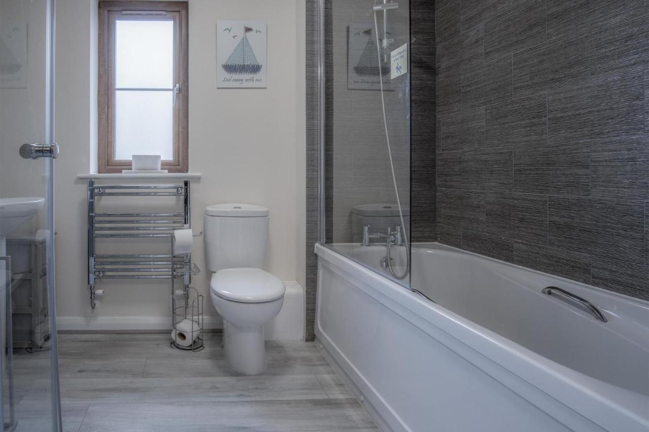 Kilgetty Heights - 2 Bedroom Cottage - Kilgetty Begelly エクステリア 写真