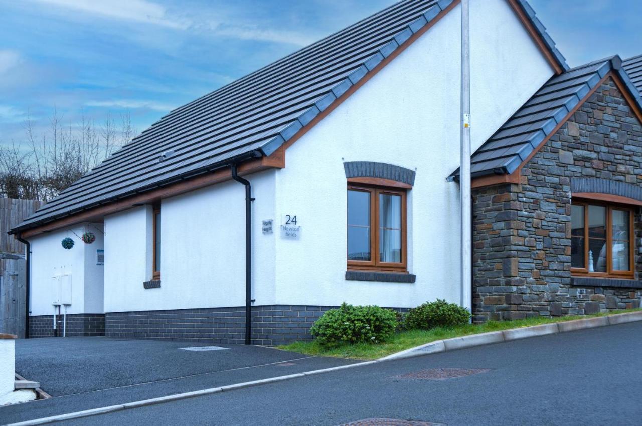 Kilgetty Heights - 2 Bedroom Cottage - Kilgetty Begelly エクステリア 写真