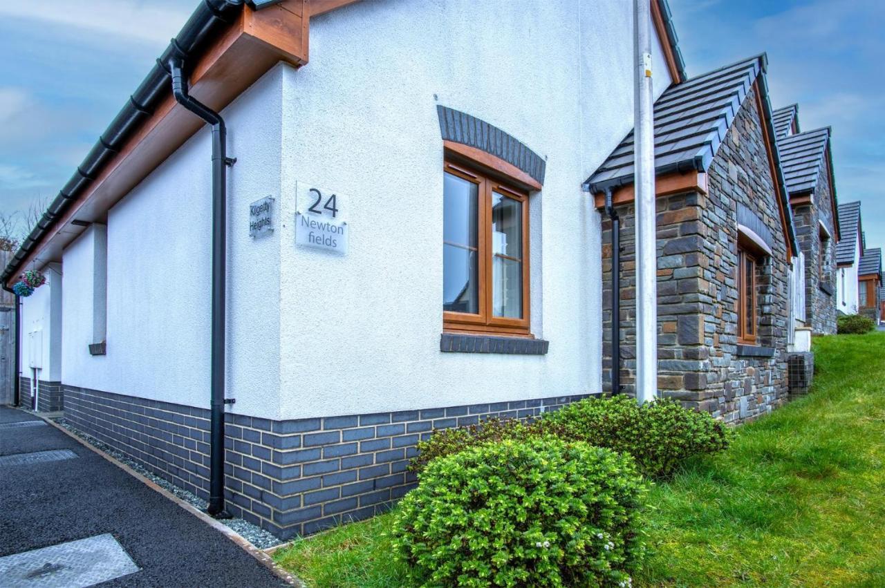 Kilgetty Heights - 2 Bedroom Cottage - Kilgetty Begelly エクステリア 写真